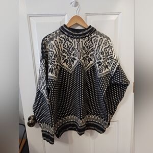 Black and White Patterned Sweater